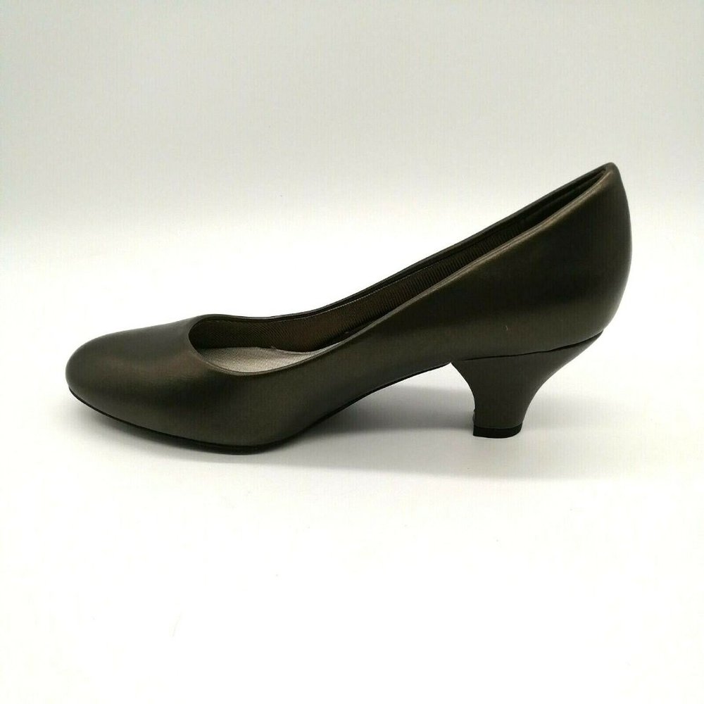 Easy Street Womens Fabulous High Heels  8 M NEW